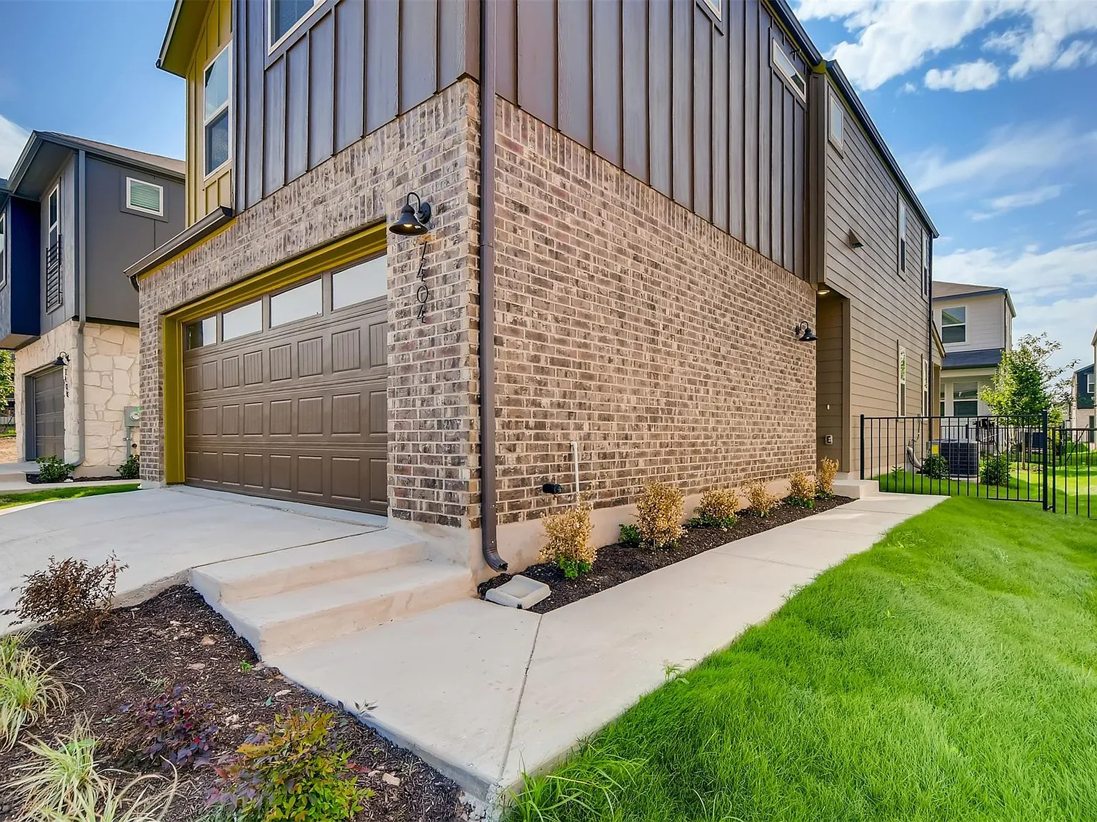 3 bed, 2.5 bath, 1641 sqft, $2,475 — Photo 3