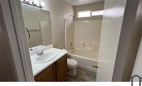 3rd image of 4203 Heller Dr