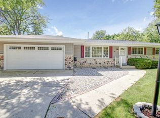 5331 S 113th St, Hales Corners, WI 53130