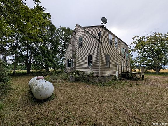 5th image of 1334 W Miller Rd