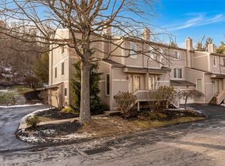 1548 Pineview Dr, Pittsburgh, PA 15241