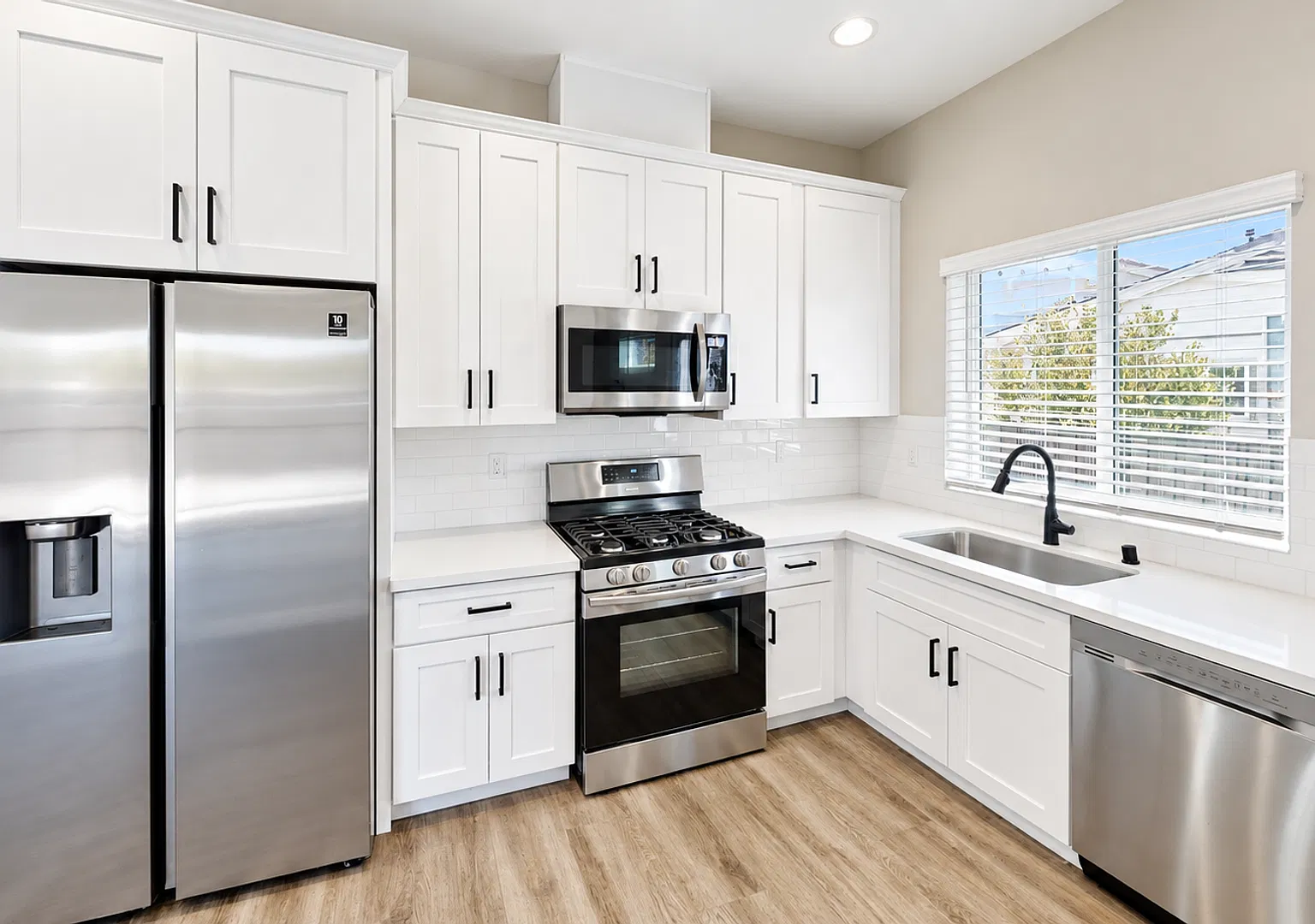 4BD/2BA, Great Outdoor Space! — Photo 1
