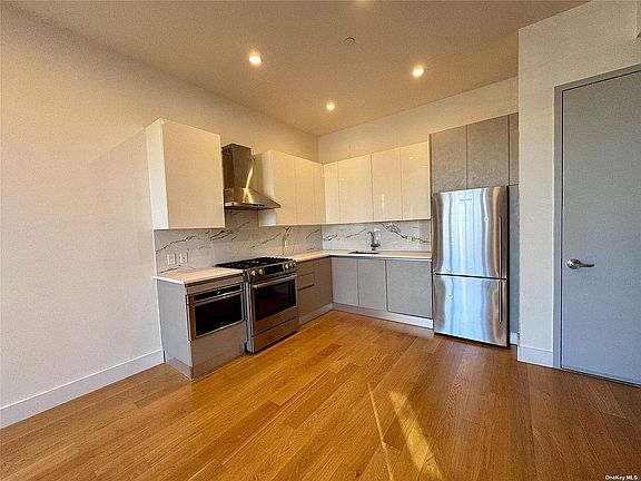 5th image of 5-30 47th Ave #2A