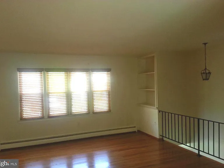 4522 Glendale Rd — Photo 5