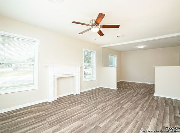 3rd image of 2439 W MISTLETOE AVE