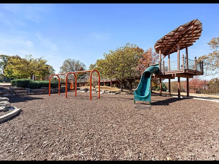 250 Lakewood Dr #5205 — Photo 40