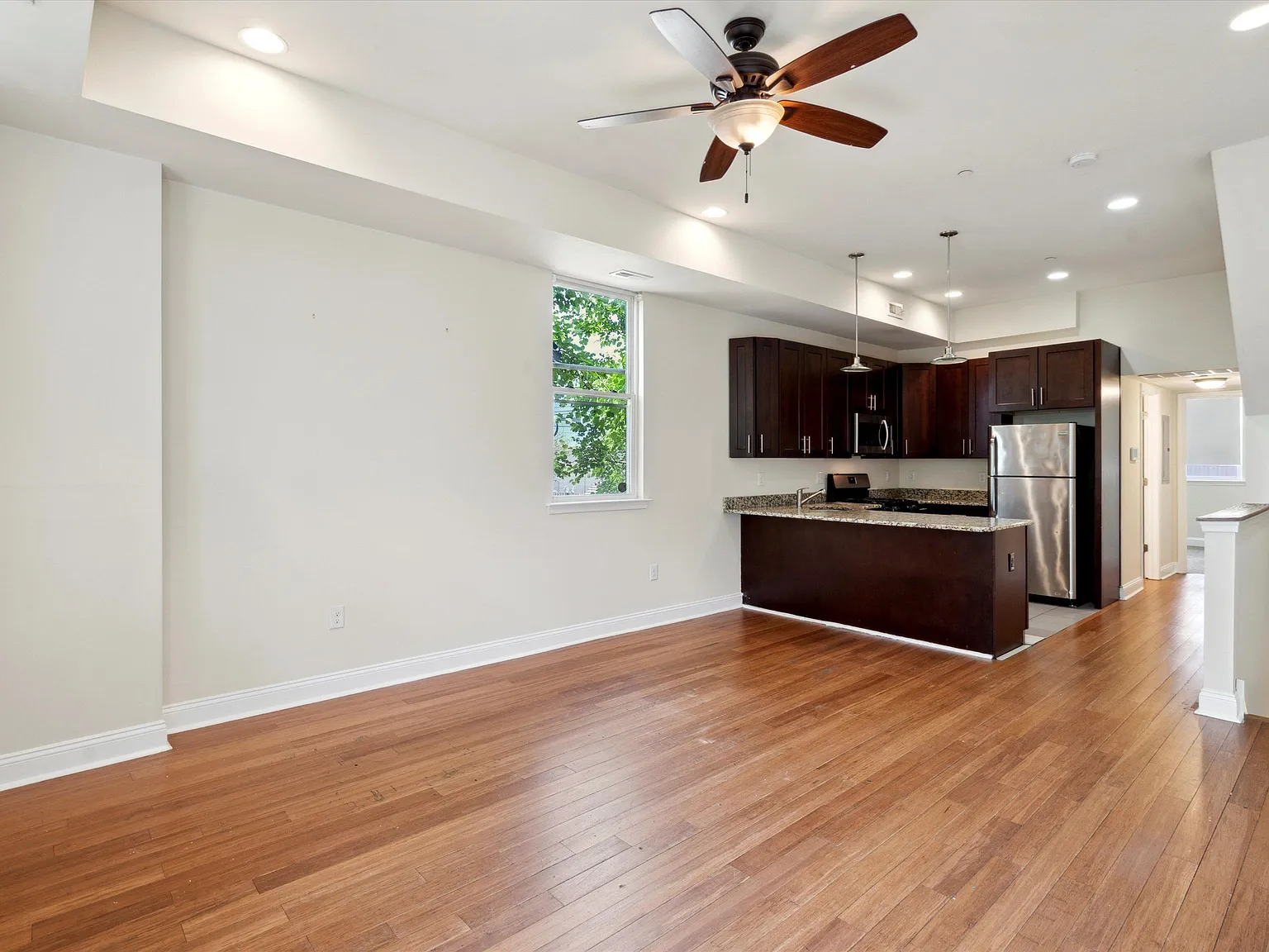 1832 W Montgomery Ave — Photo 1