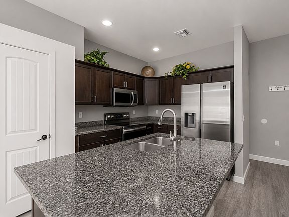 3rd image of 2552 S Daveroni Ln