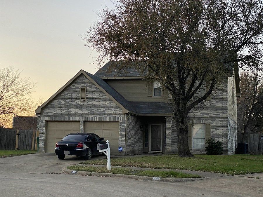 2nd image of 325 Meandering Way