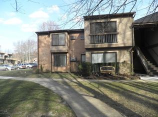 40 Manchester Ct, Red Bank, NJ 07701