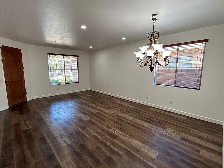 7325 W Ellis St — Photo 6