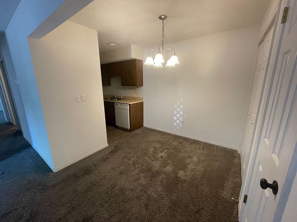 1st image of 28-37 Ironwood Ct #30