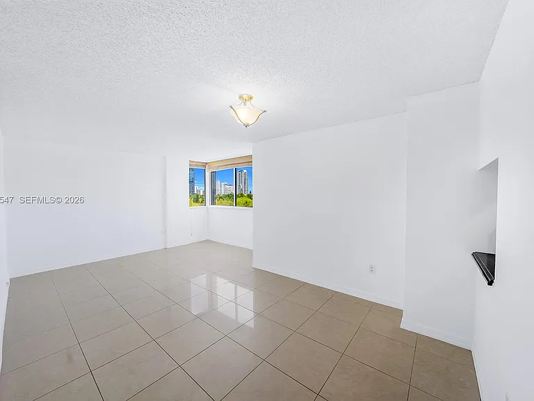 2400 SW 3rd Ave #706 — Photo 5