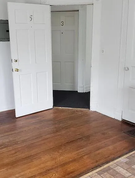 208 N Hamilton St #5 — Photo 11