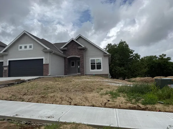 1892 Hemlock St, Council Bluffs, IA 51503