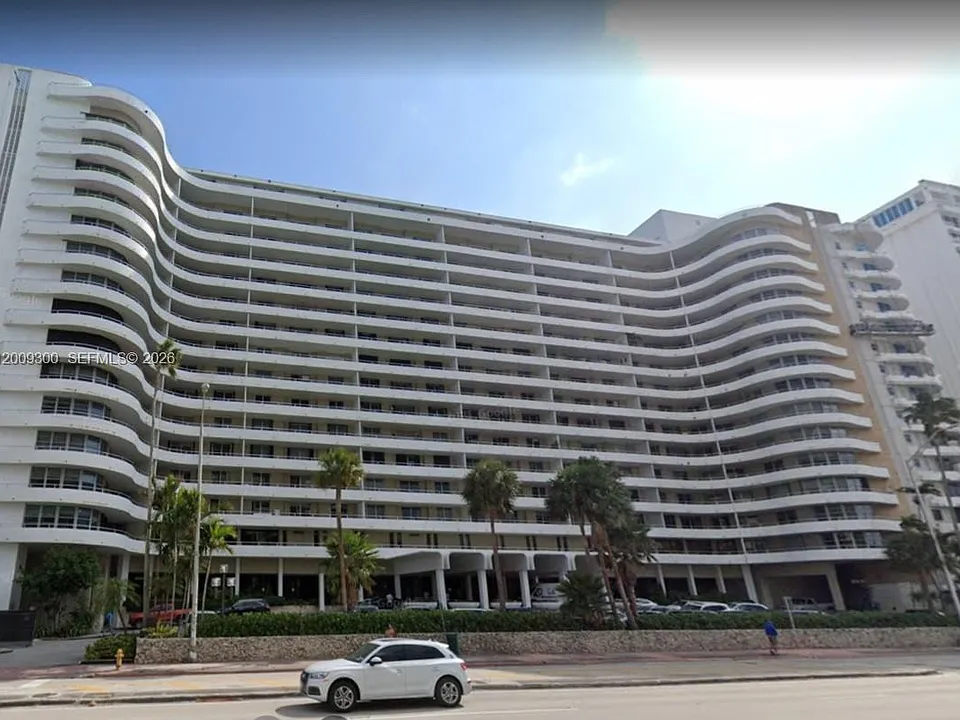 5555 Collins Ave #16J
