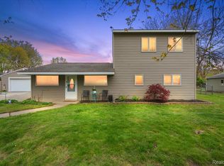 4550 Independence Dr, Clarkston, MI 48346