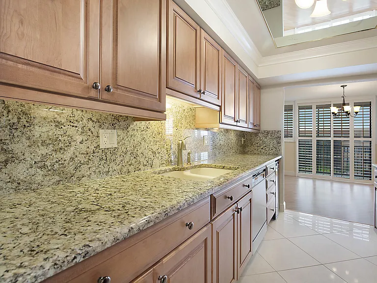 800 Jeffery St #409 — Photo 2