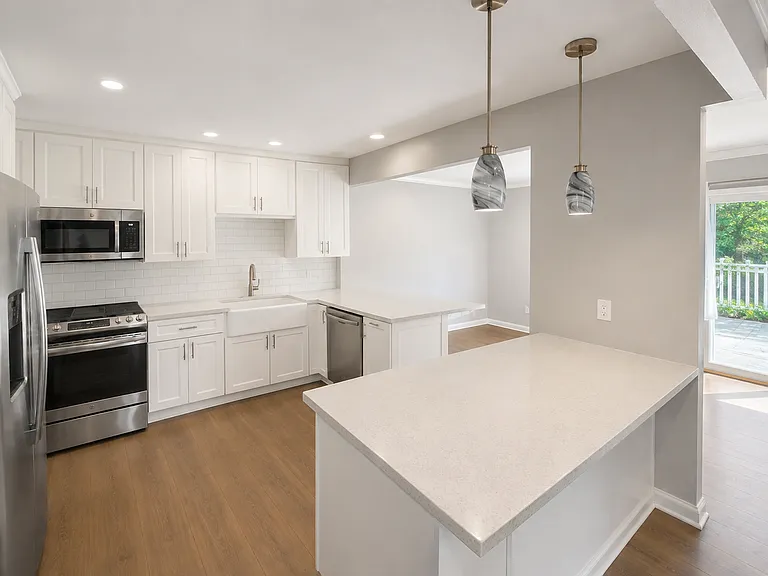 4701 Carmonita Ln — Photo 3