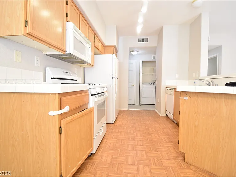 1050 E Cactus Ave #1074 — Photo 6