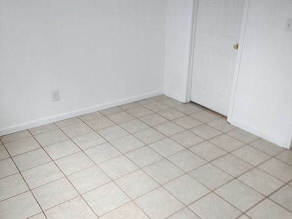 2nd image of 111 Pearl Dr #111