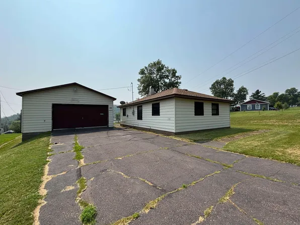 16 Carter Ln, Silver Bay, MN 55614