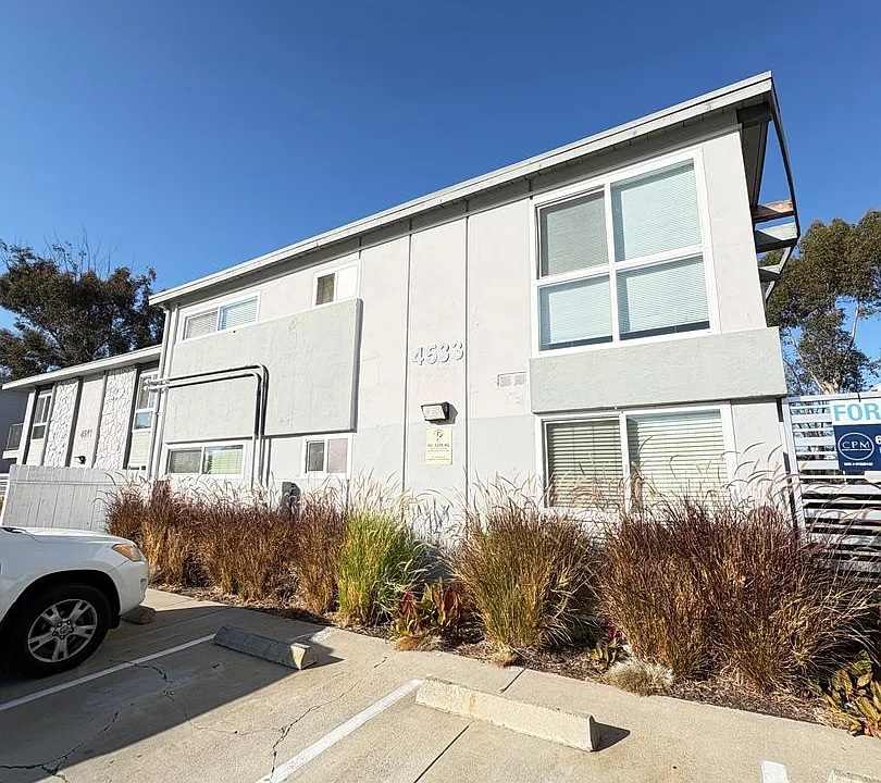 4533 Contour Blvd.