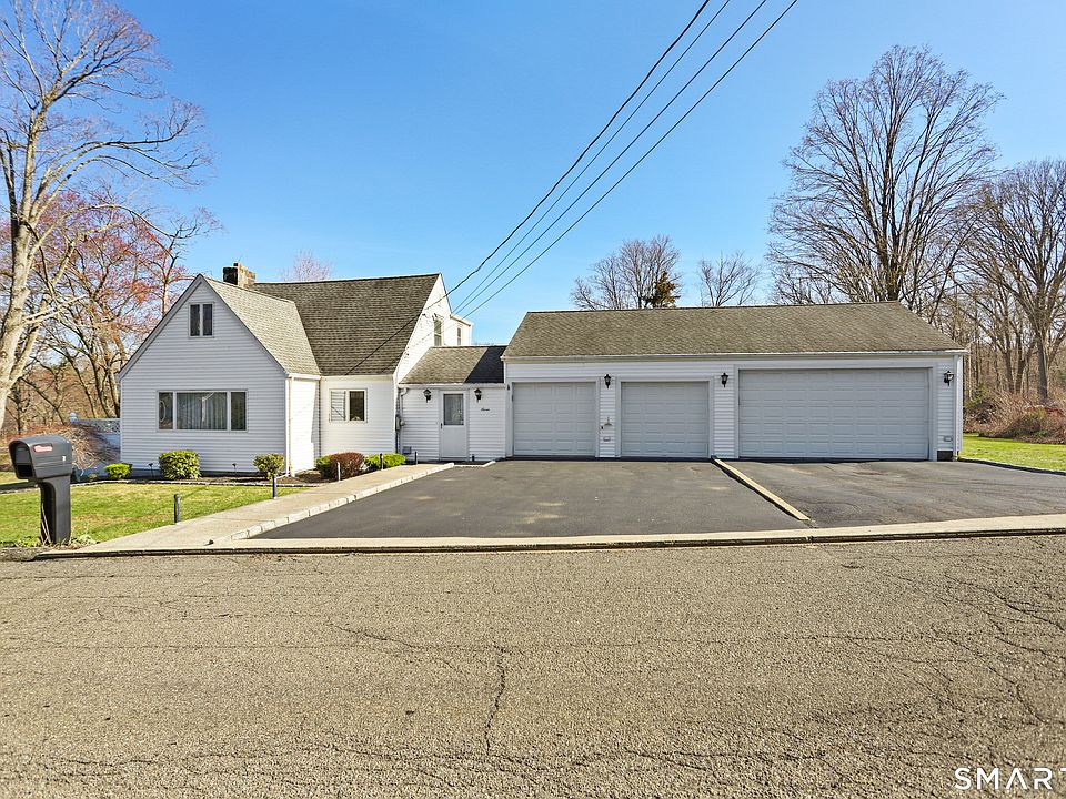 1st image of 7 Cedar Crest Road