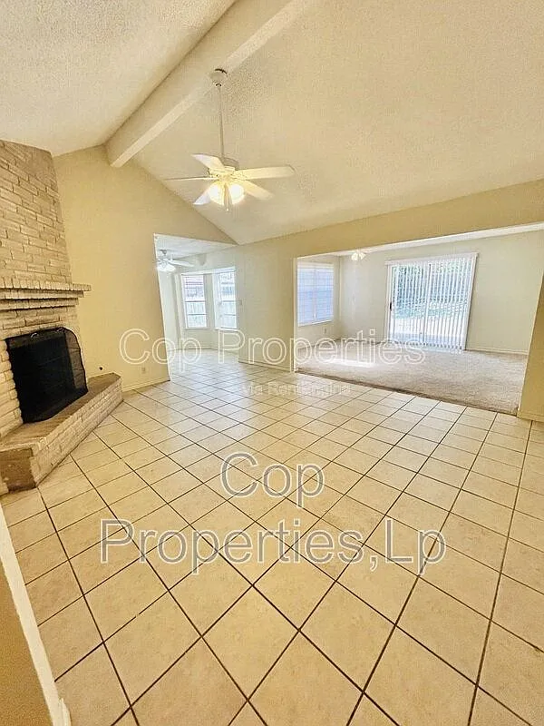 3 bed, 2.0 bath, $1,595 — Photo 4