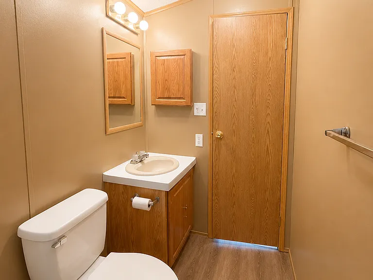 925 N Wesley St — Photo 22