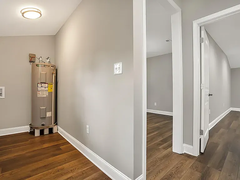 13 Pinehurst St — Photo 21
