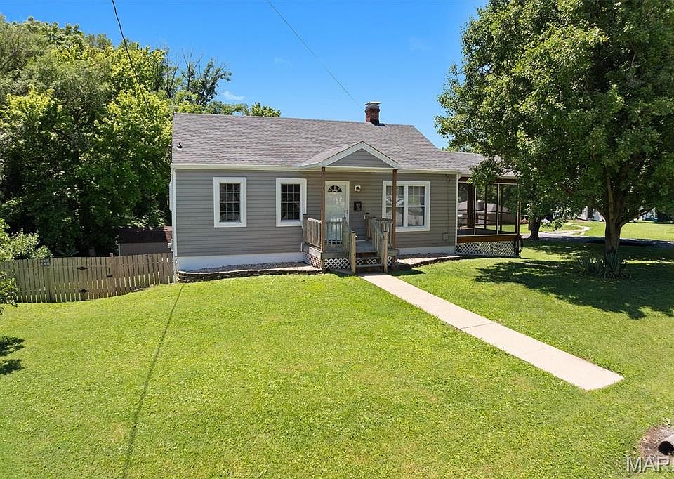 1st image of 600 Arrowhead Dr