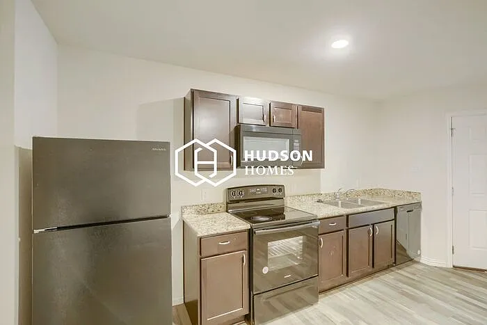 925 Burgan St #A — Photo 6