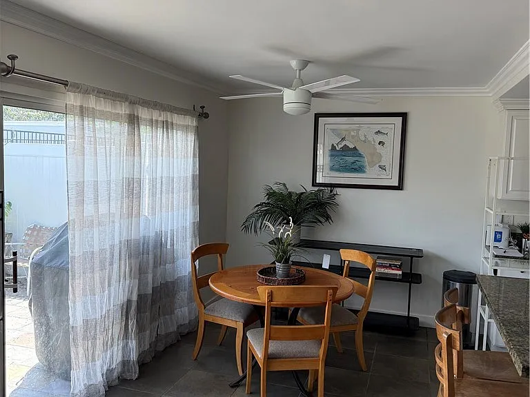 2522 University Dr — Photo 5