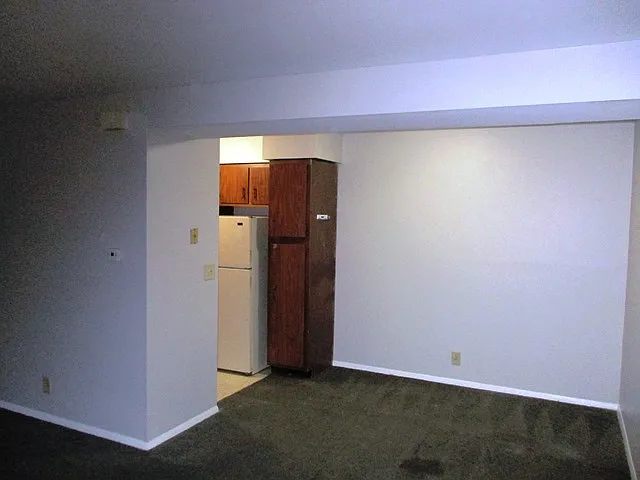 2 bed, 1.5 bath, 945 sqft, $1,005 — Photo 4
