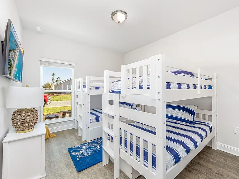 Bedroom 4: Twin over Twin bunks|sleeps 4 children