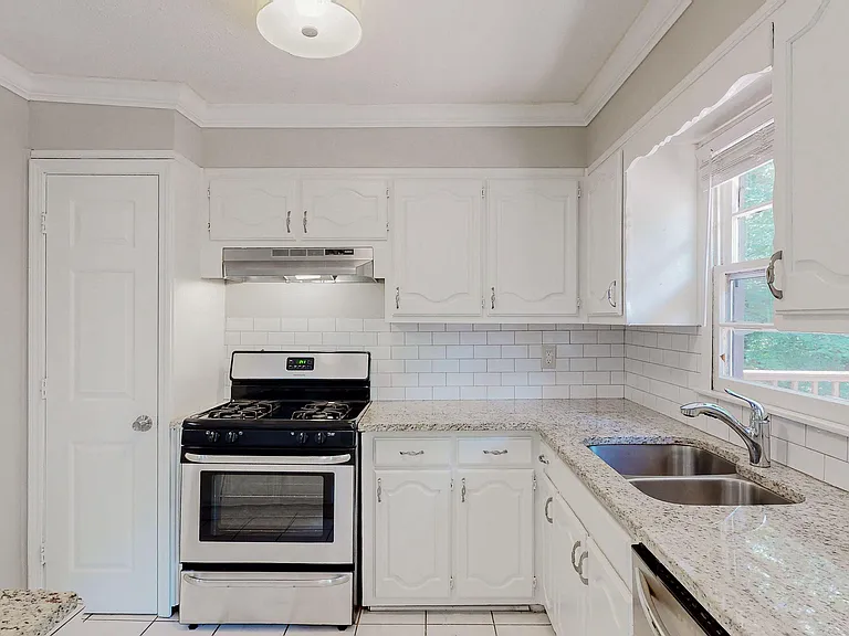 Scott Ln SW — Photo 8