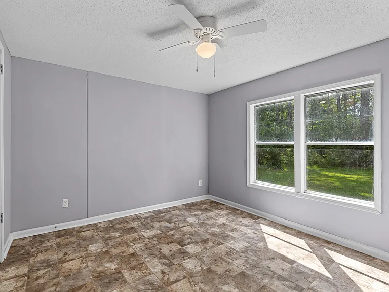 1133 Pickett Rd — Photo 15