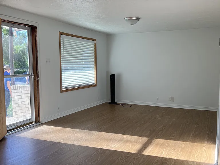 218 N 5th St — Photo 10