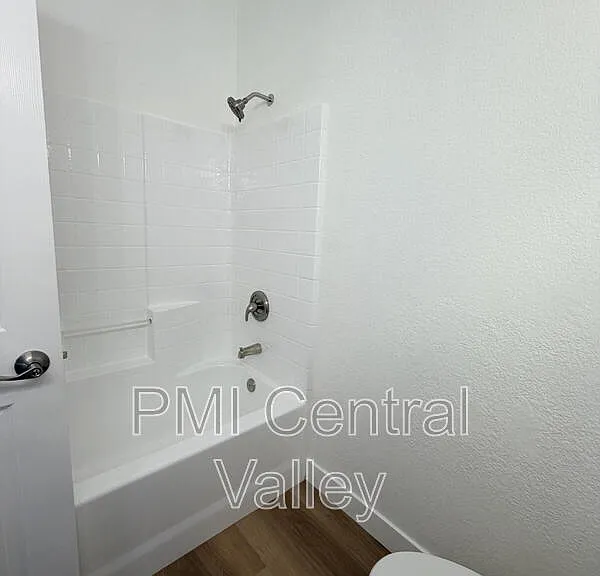 2210 Birchwood Ct — Photo 21