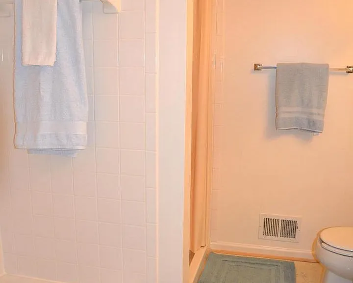 2569 James Monroe Cir — Photo 13