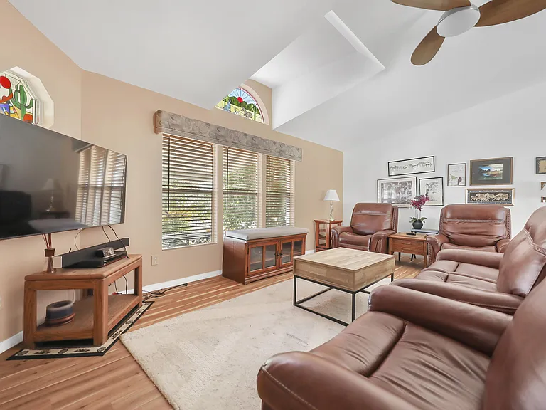 60781 Painted Hills Rd #60781 — Photo 36