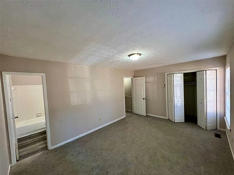 685 Redland Dr — Photo 9