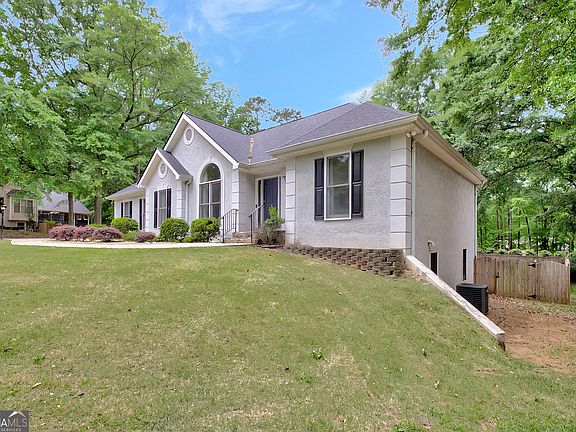 4th image of 37 Inland Cir