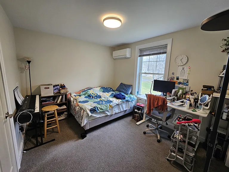 462 Main St #4 — Photo 5