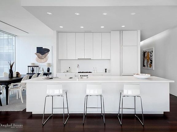 4th image of 165 Charles St APT 13