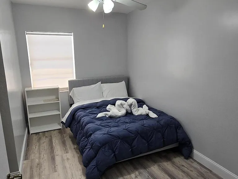 887 W Duval St — Photo 11
