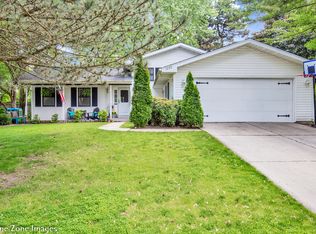 1656 Swallow St, Naperville, IL 60565
