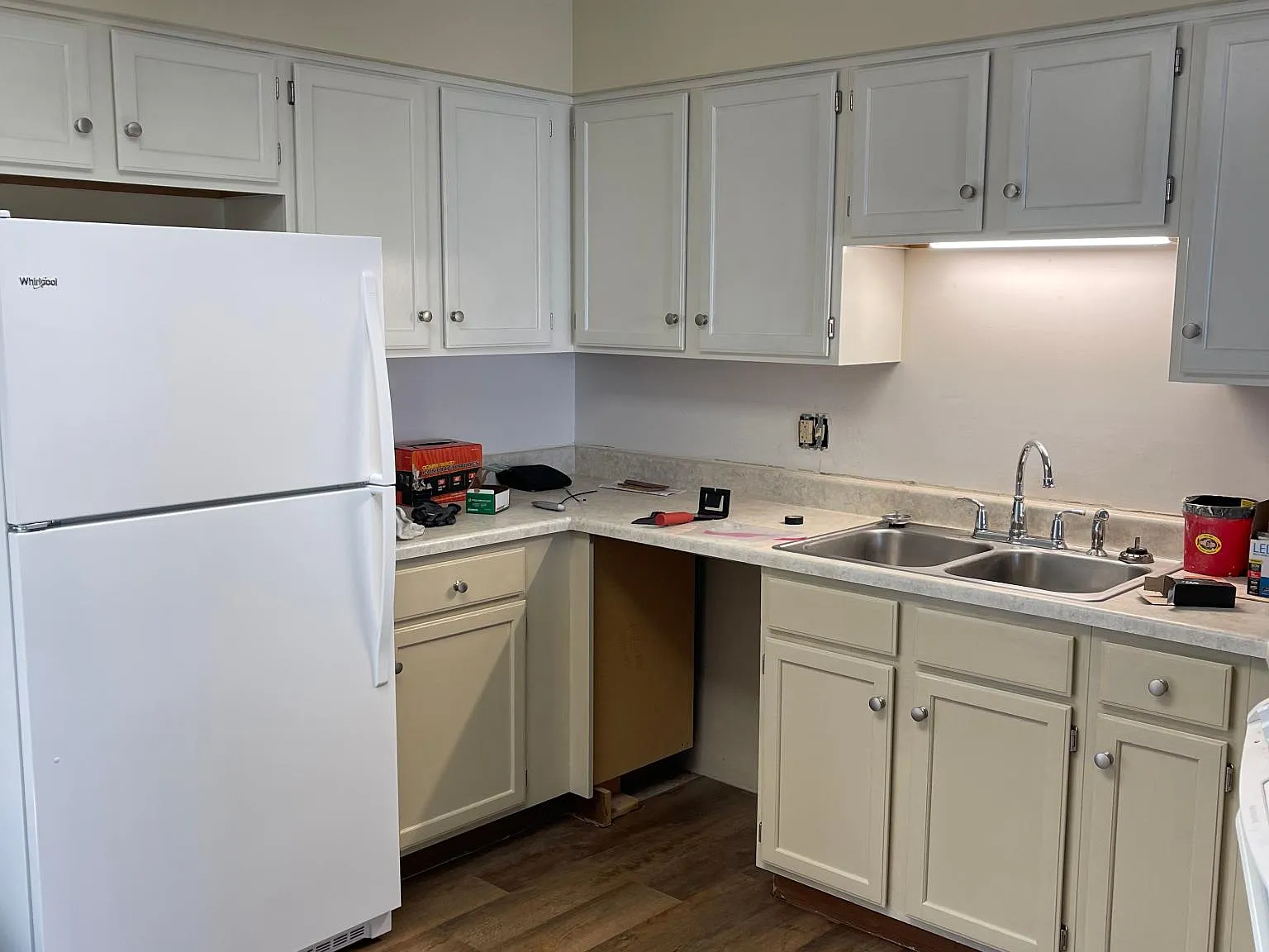 2404 Hollyhock Dr — Photo 2