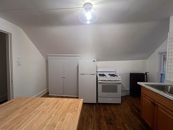 3rd image of 1 Jay St #3